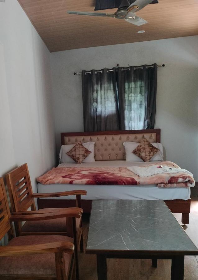Hotel Studioz Sahastradhara Dehradun Ngoại thất bức ảnh