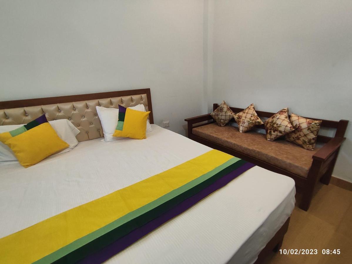 Hotel Studioz Sahastradhara Dehradun Ngoại thất bức ảnh