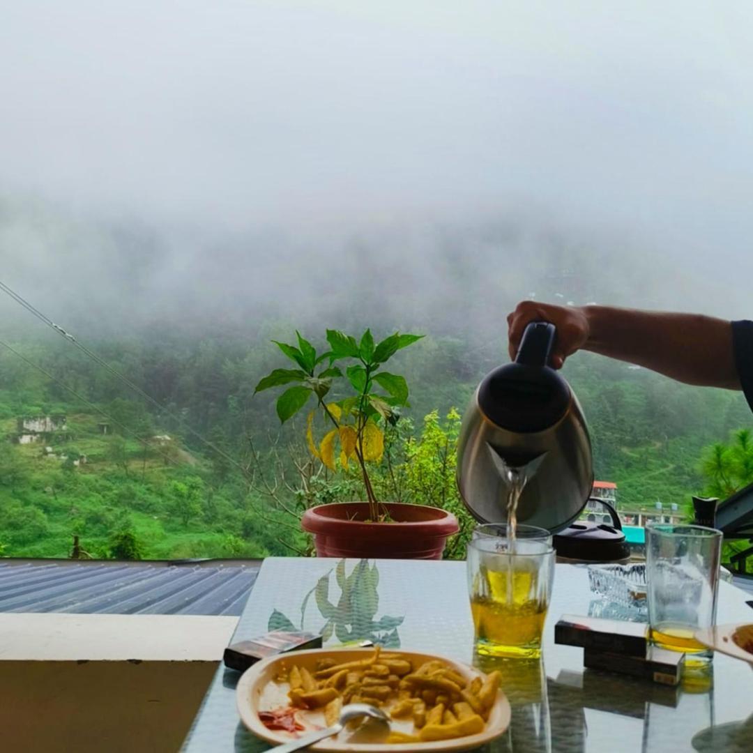 Hotel Studioz Sahastradhara Dehradun Ngoại thất bức ảnh